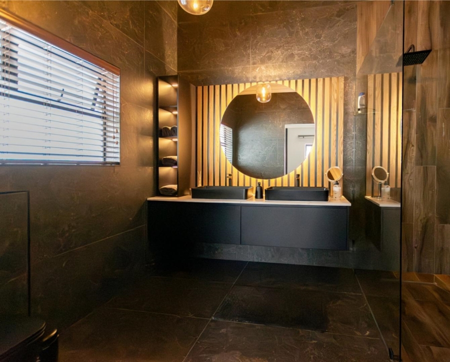 3 Bedroom Property for Sale in Calypso Beach Western Cape